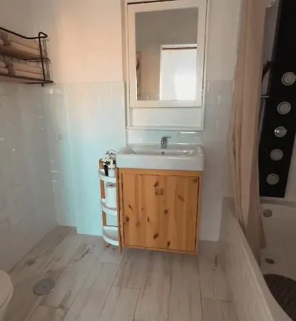Blue Sea Apartment *